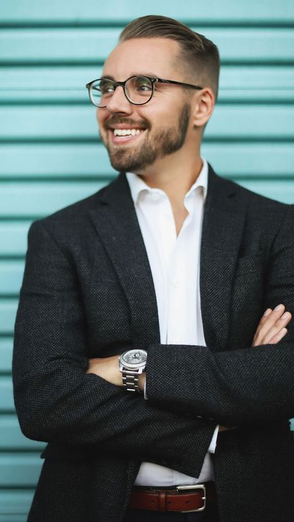 a man wearing glasses